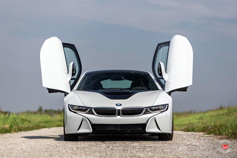  BMW i8 on Vossen Wheels (VPS-310T) 2018 года  (фото 13 из 26)